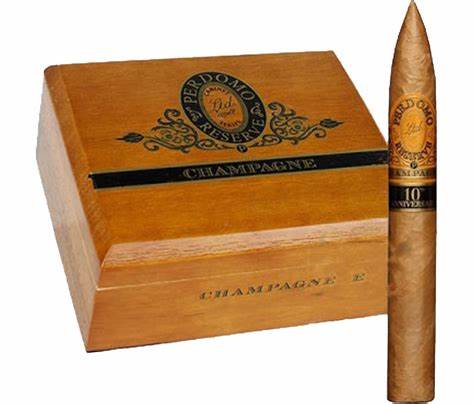 Perdomo Reserve 10th Anniversary Champagne Torpedo 6 1/2X54 (24)